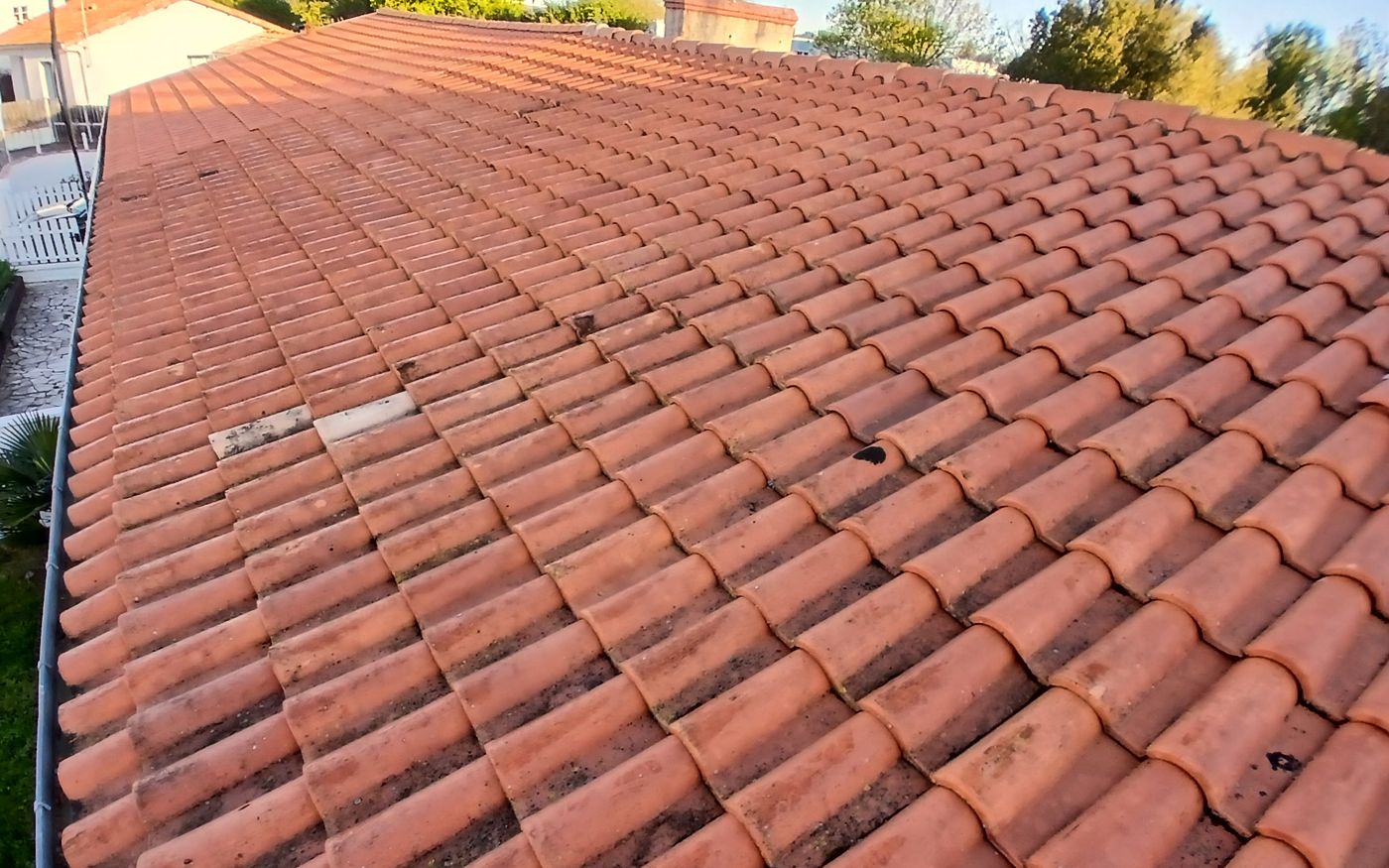 Toiture avant réparation à Hanc