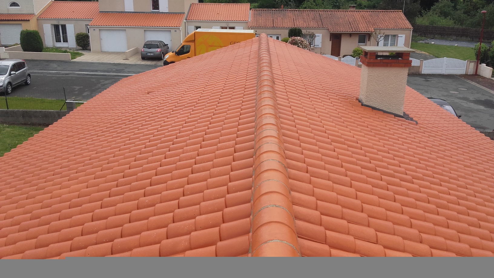 Nettoyage et hydrofuge de toiture sainte eanne 79800 après