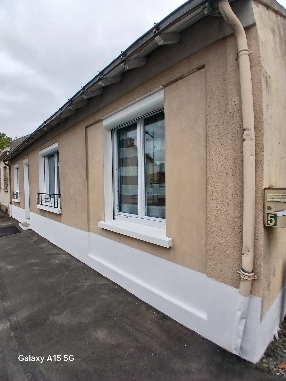 Peinture soubassement brux 86510 après